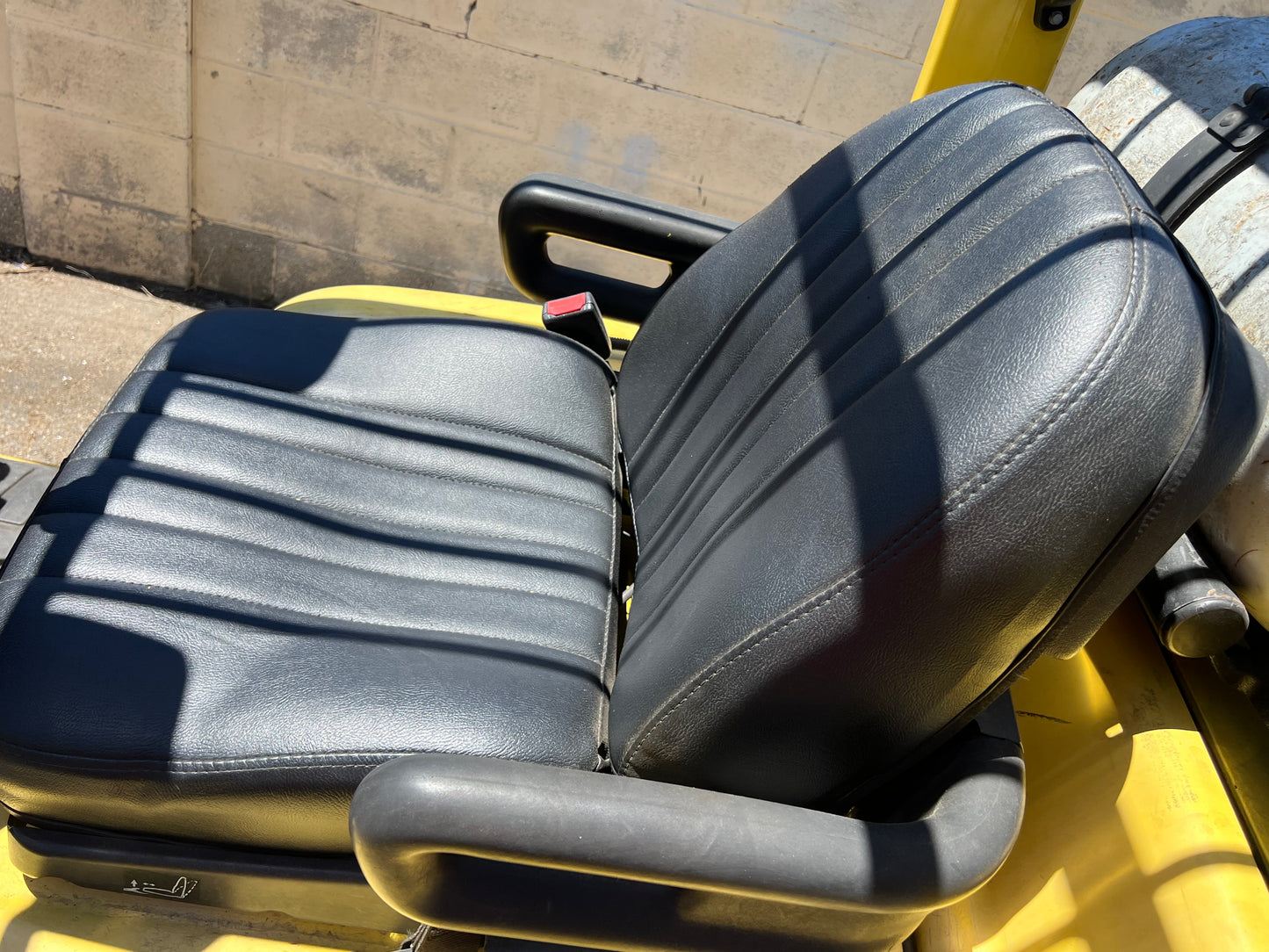 HYSTER 5,000 FORKLIFT FORTIS 50