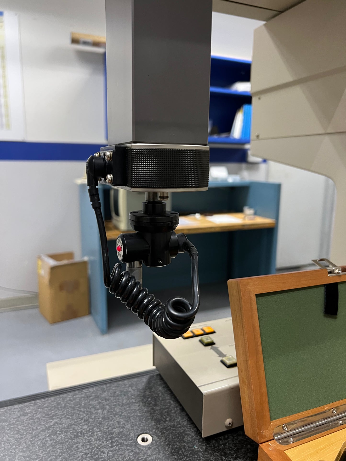 MITUTOYO F403 CMM