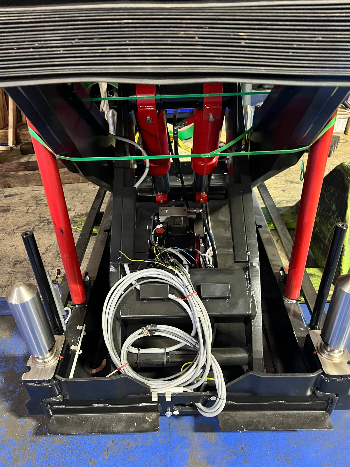 BUTER HYDRAULIC SCISSOR LIFT TABLE WITH ROTATING TOP