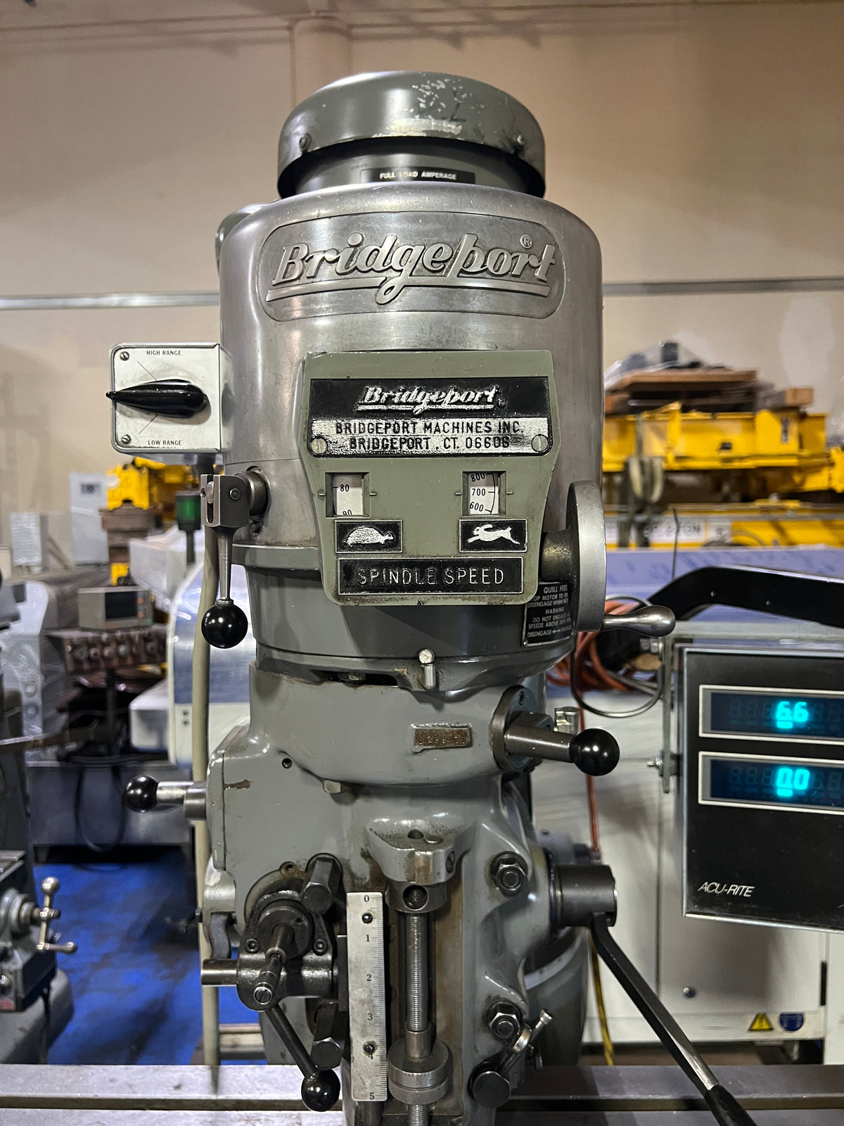 BRIDGEPORT SERIES 1 MANUAL VERTICAL MILLING MACHINE