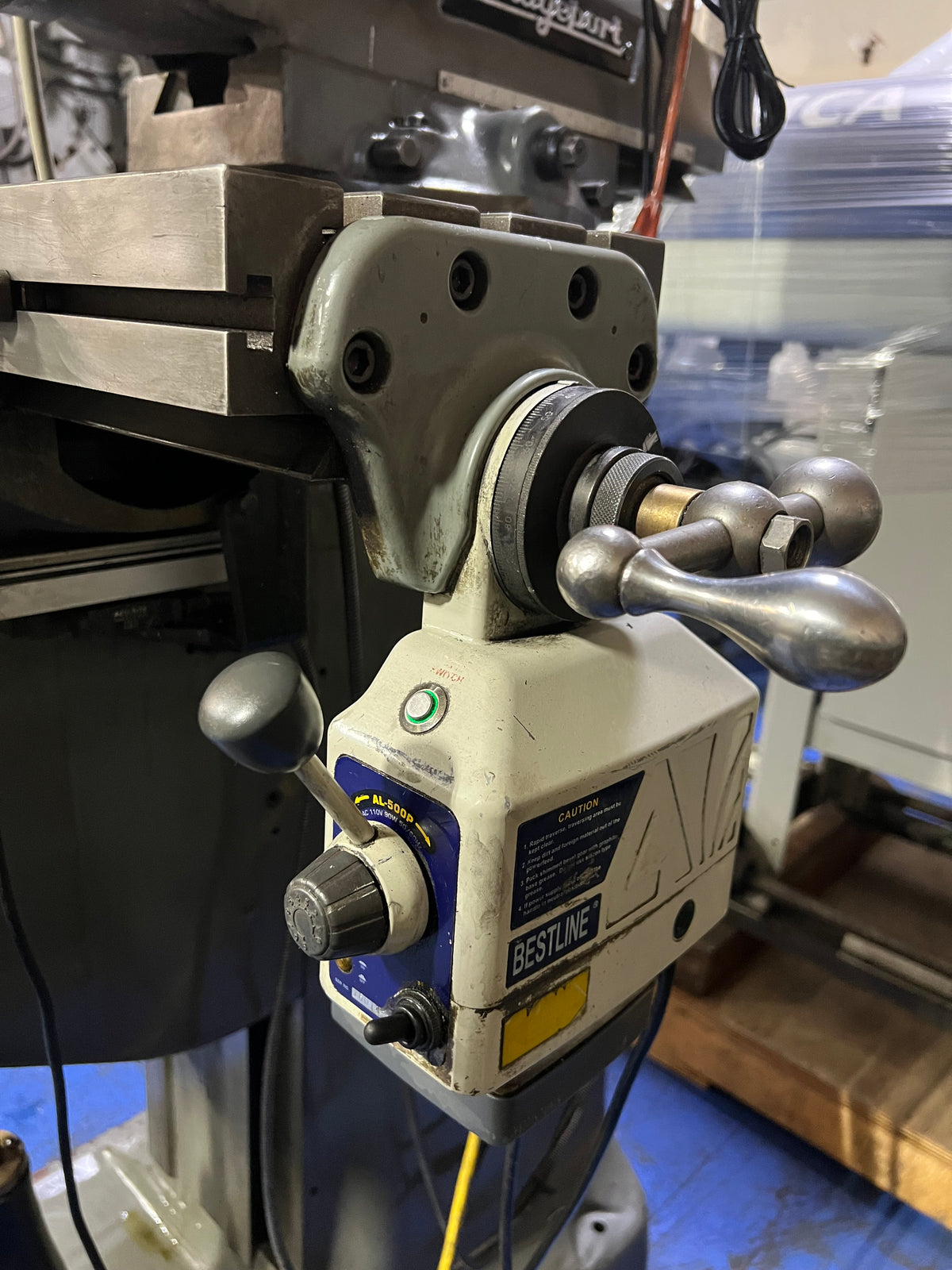 BRIDGEPORT SERIES 1 MANUAL VERTICAL MILLING MACHINE