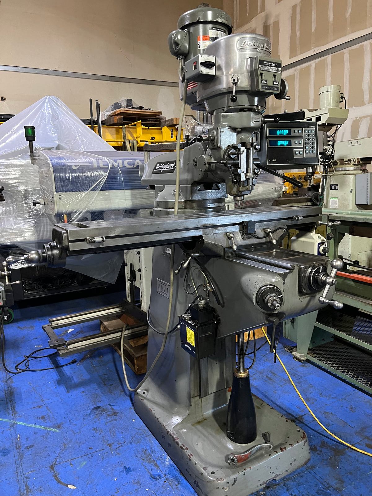 BRIDGEPORT SERIES 1 MANUAL VERTICAL MILLING MACHINE