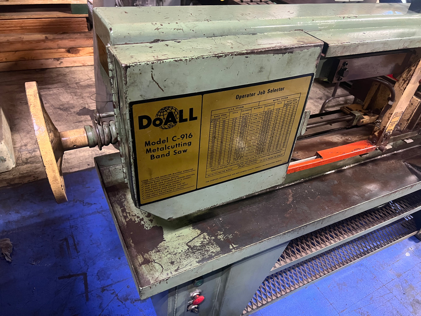 DoALL C-916 HORIZONTAL METAL-CUTTING BAND SAW