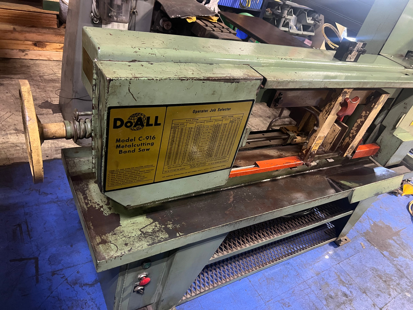 DoALL C-916 HORIZONTAL METAL-CUTTING BAND SAW