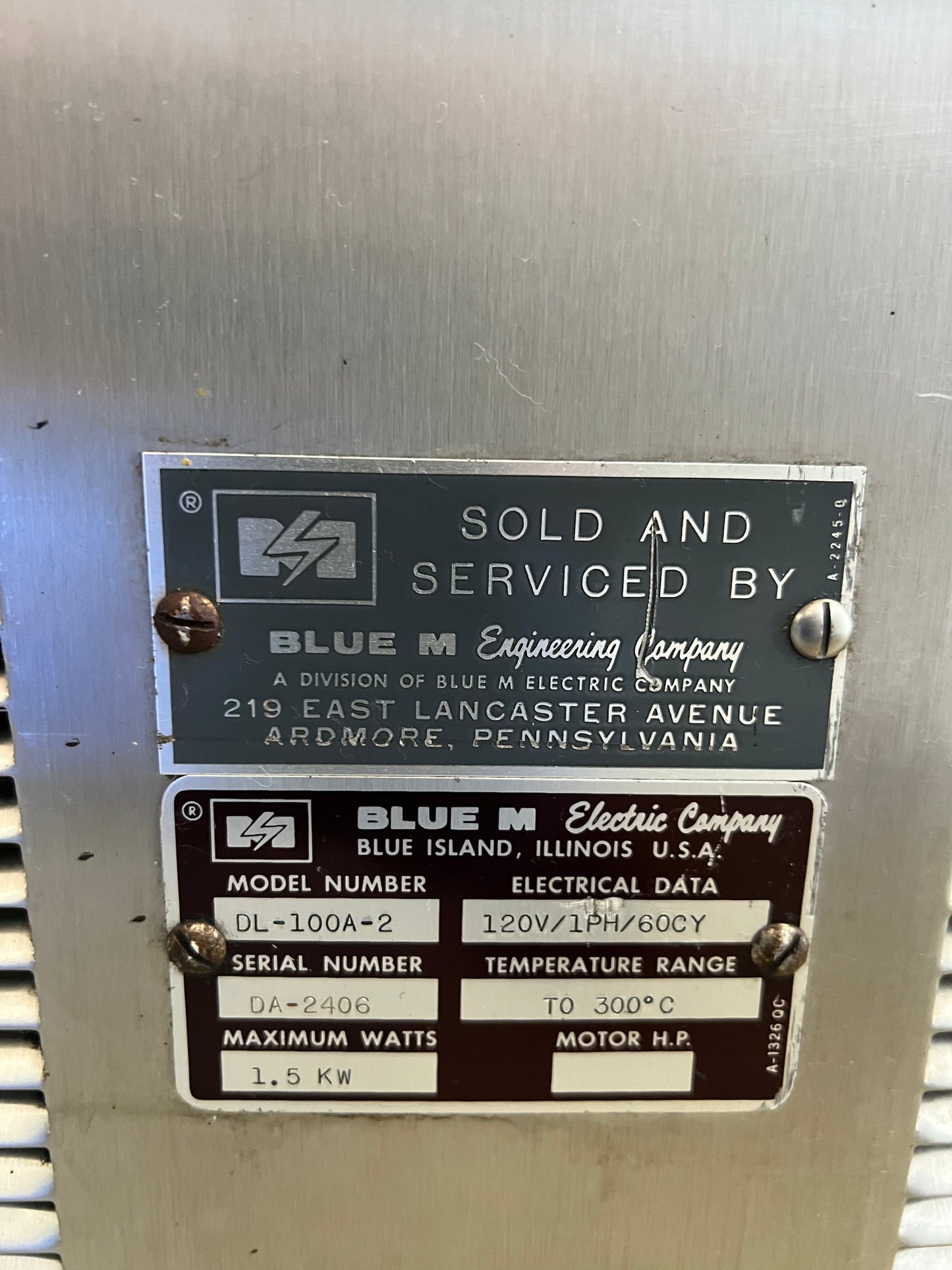 BLUE M OVEN MODEL DL-100A-2