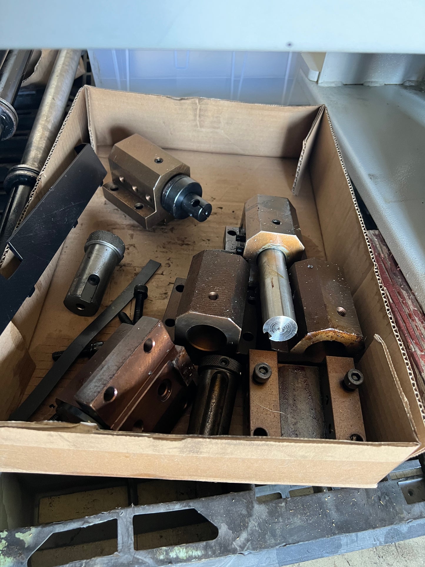 HARDINGE CNC LATHE TALENT 6/45SV WITH BAR FEED AND FANUC CONTROL