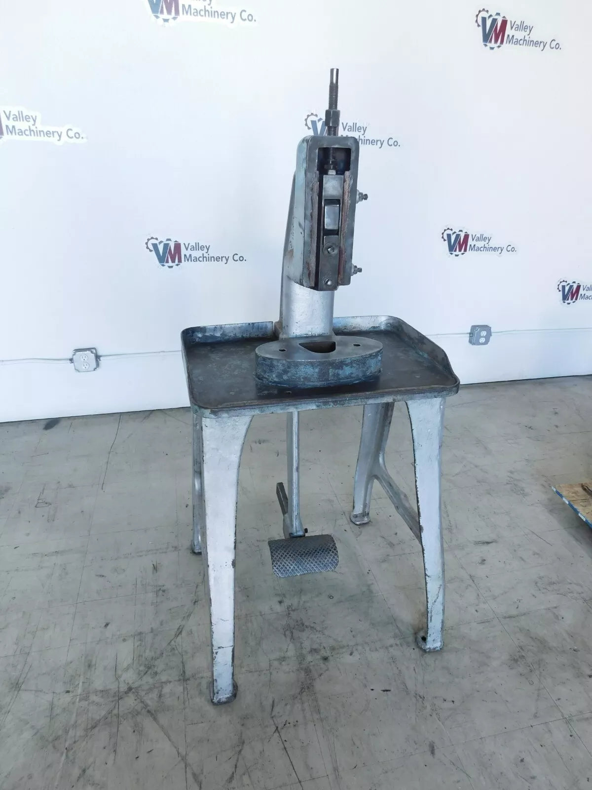UNBRANDED FOOT PRESS