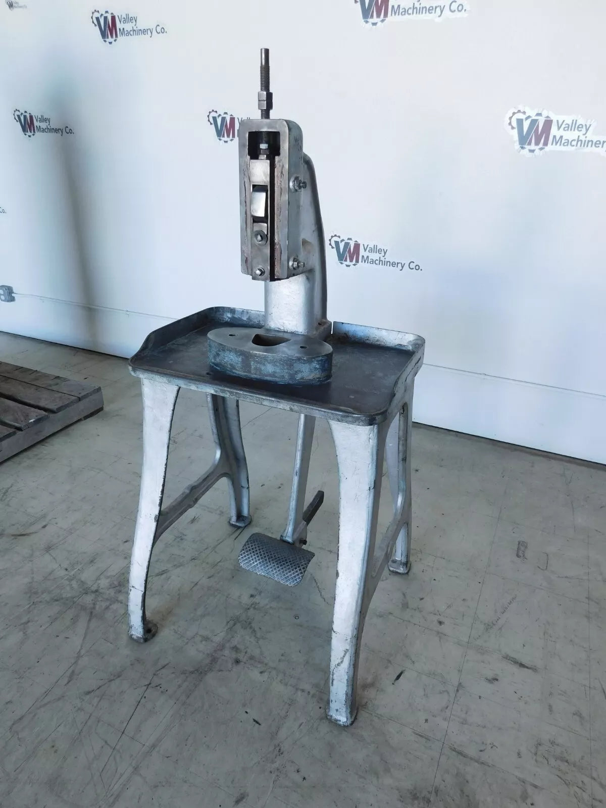 UNBRANDED FOOT PRESS