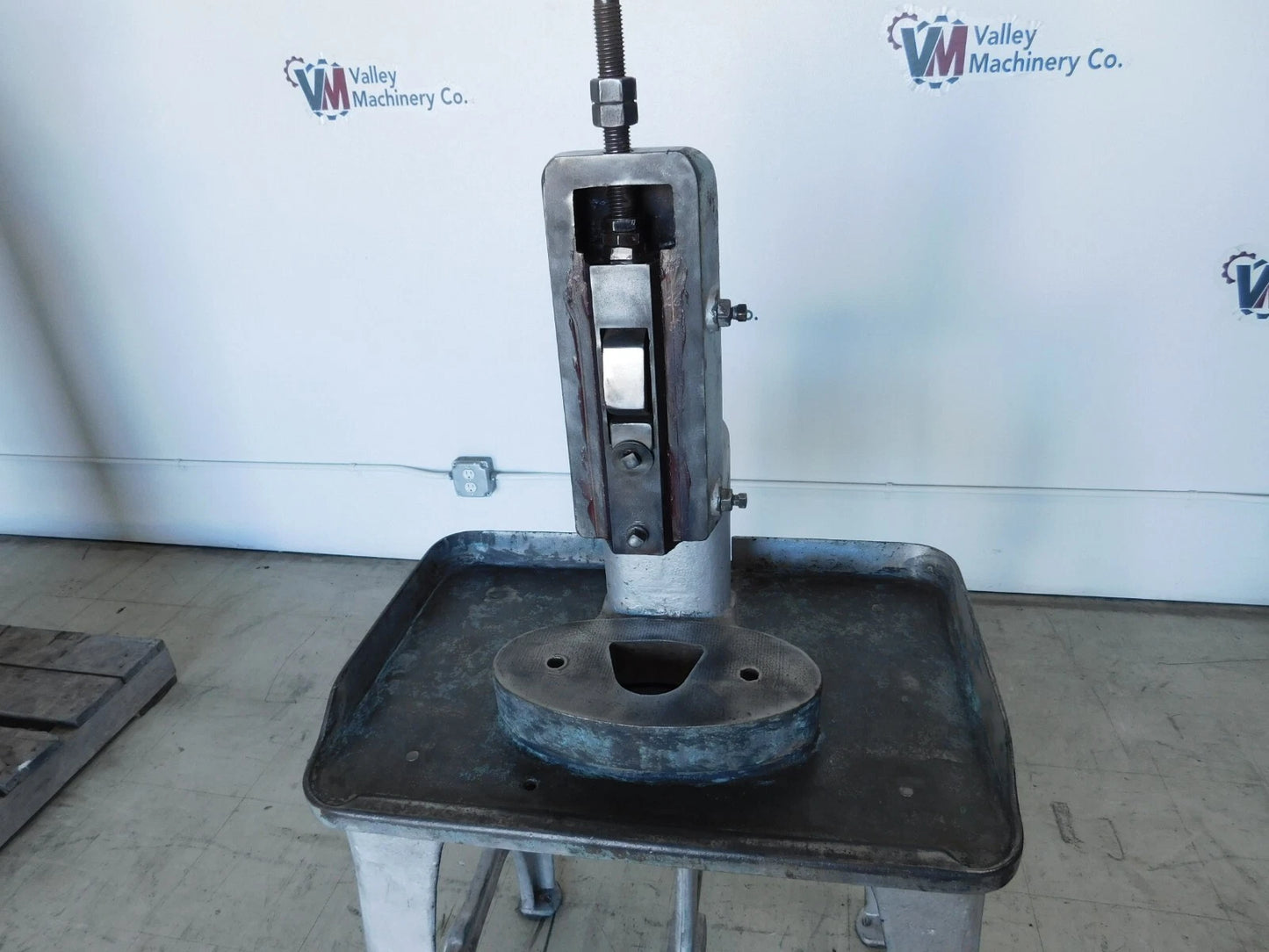 UNBRANDED FOOT PRESS